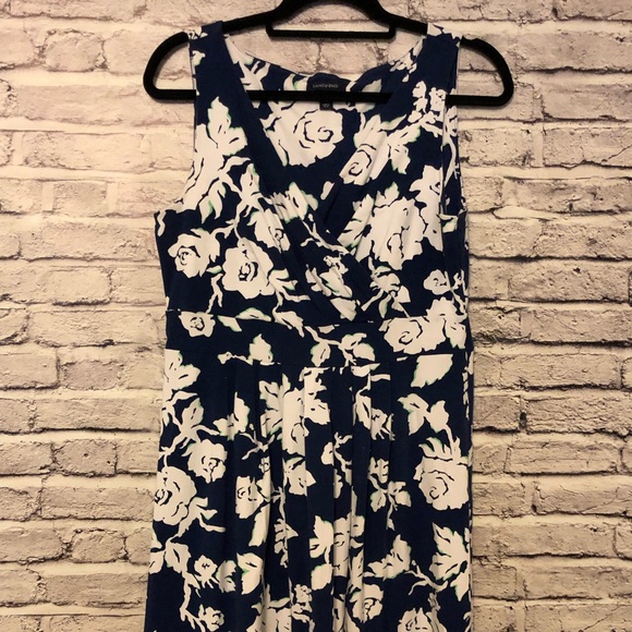 Lands' End Dresses & Skirts - Lands End Fit and Flare Navy & Mint Floral Dress Lands' End Dresses & Skirts - Lands End Fit and Flare Navy & Mint Floral Dress